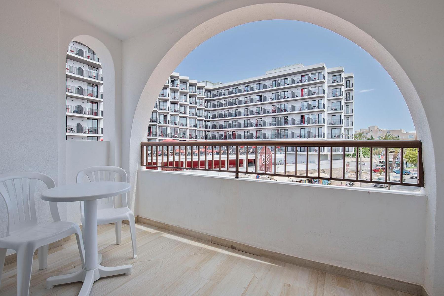 Sunside Central Park Apartamentos - Only Adults San Antonio Abad Exterior foto