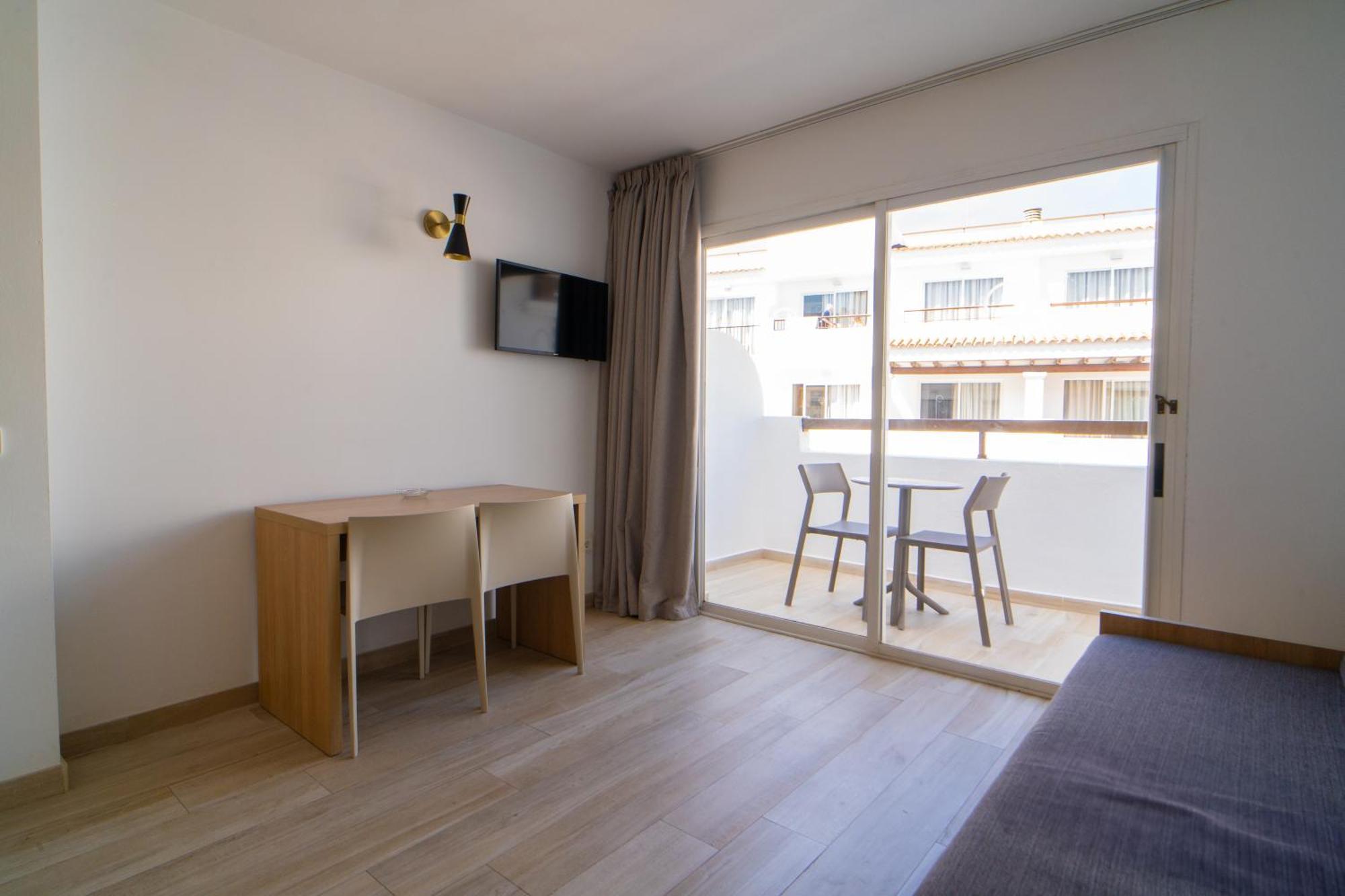 Sunside Central Park Apartamentos - Only Adults San Antonio Abad Exterior foto